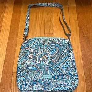 Vera Bradley Carson paisley mailbag. Like new w/out tags